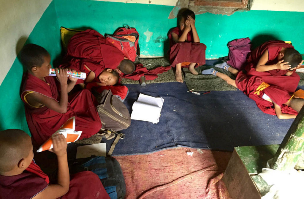 La clase de una escuela tibetana en Thiksey, Ladakh