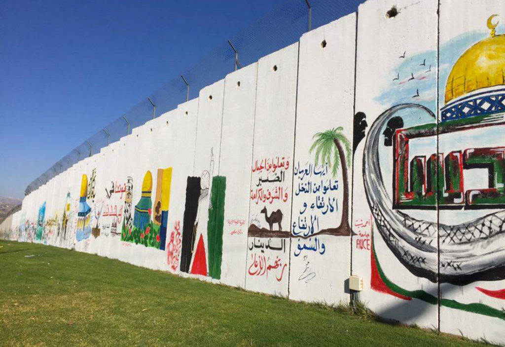 Los grafities del muro que separa Israel del Líbano