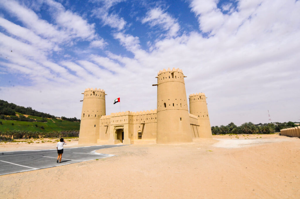 A guide to Liwa Oasis and the Moreeb dune (Tal Mireb) - Against the Compass