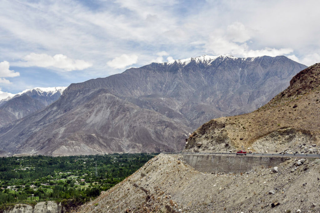 Karakoram Highway - A journey from Pakistan to China - Against the Compass