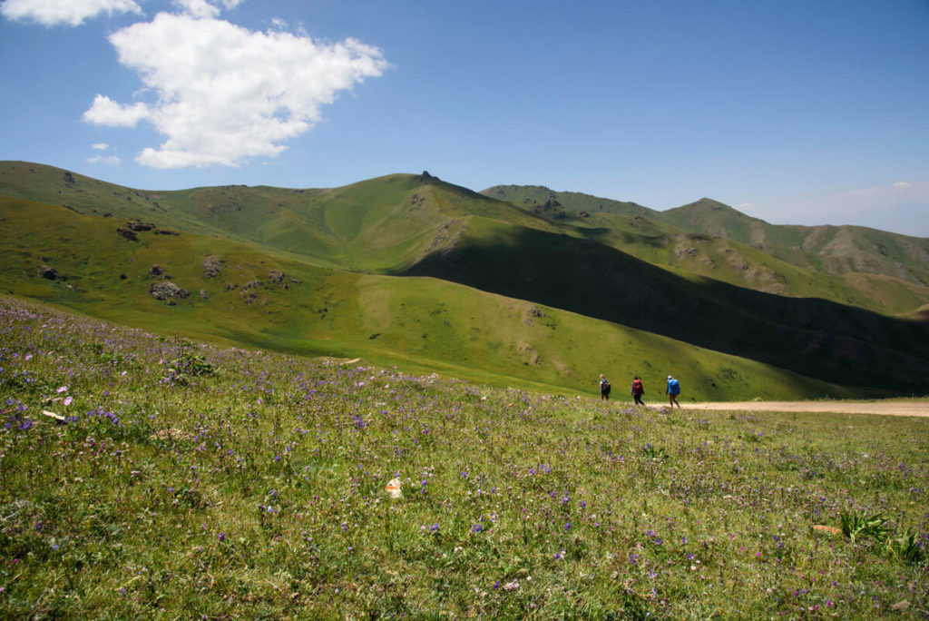 Trekking a Song Kul