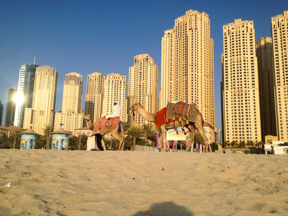 Jbr dubai. Джумейра Бич Резиденс. Дубай Марина (JBR Beach). Джумейра Бич Резиденс (JBR). Пляж JBR В Дубае.