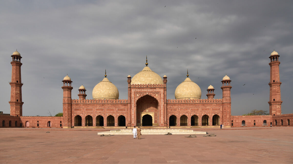 is-pakistan-safe-to-visit.jpg?profile=RESIZE_710x