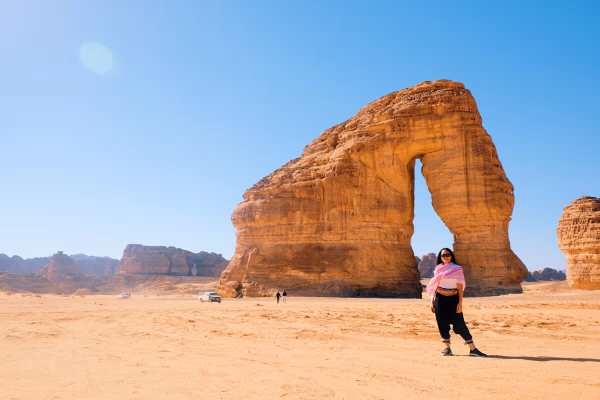 can a woman travel to Saudi Arabia