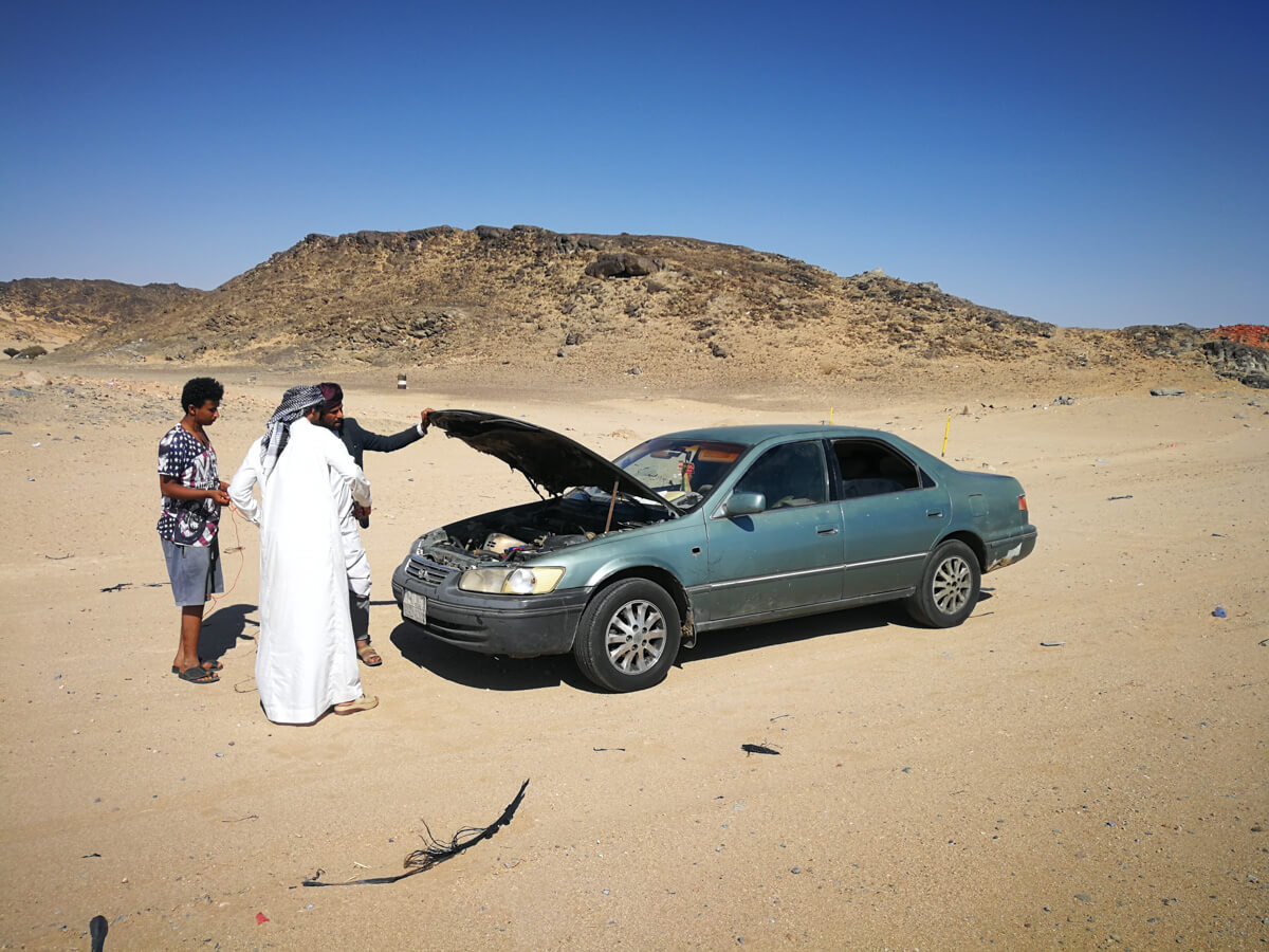 Hitchhiking in Saudi Arabia