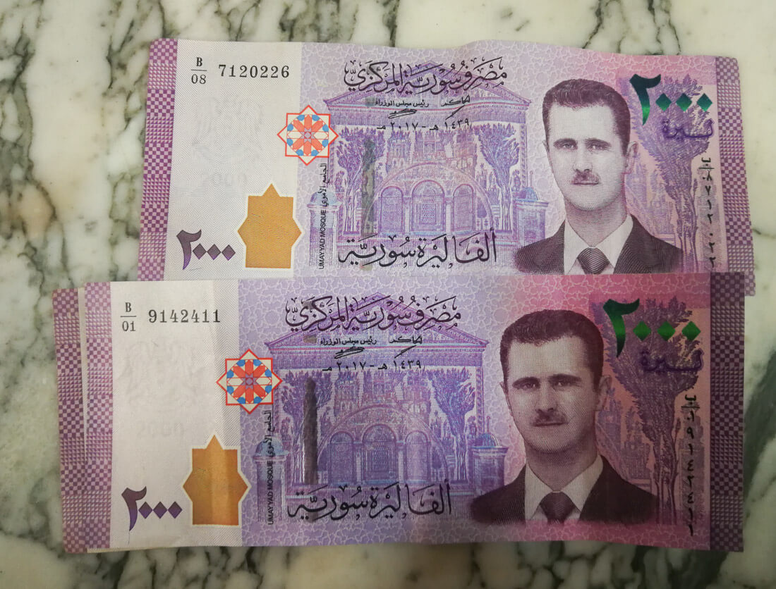 dinero en Siria