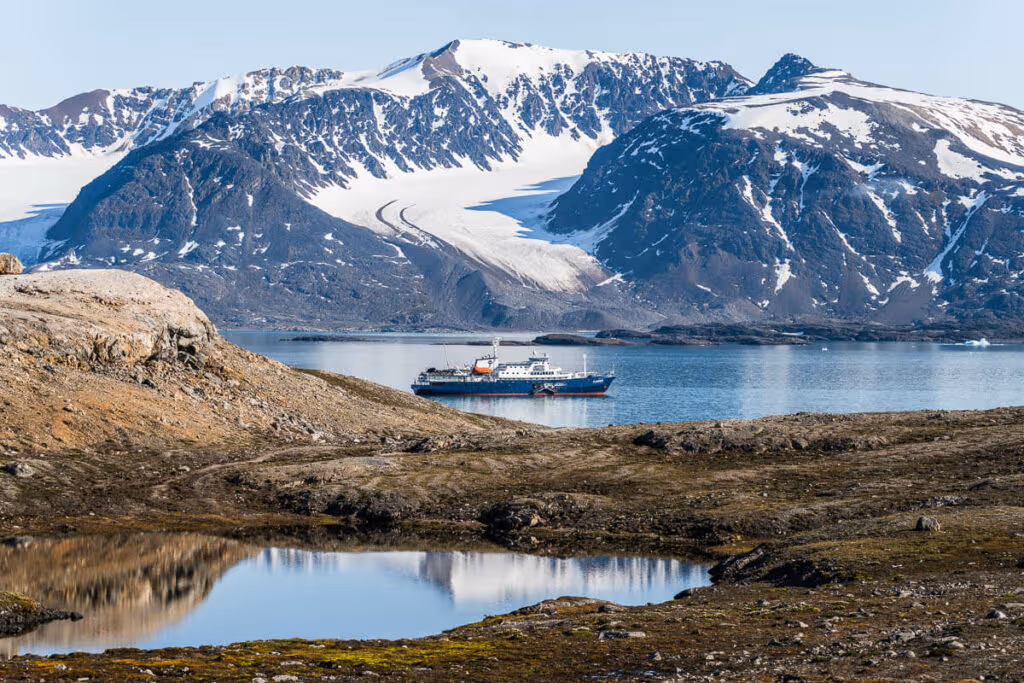 Cruiseship Svalbard