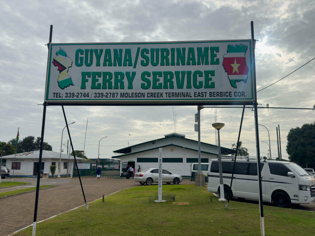 Frontera entre Guyana y Surinam