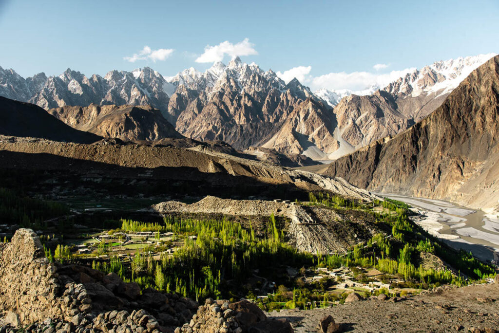 Passu peaks