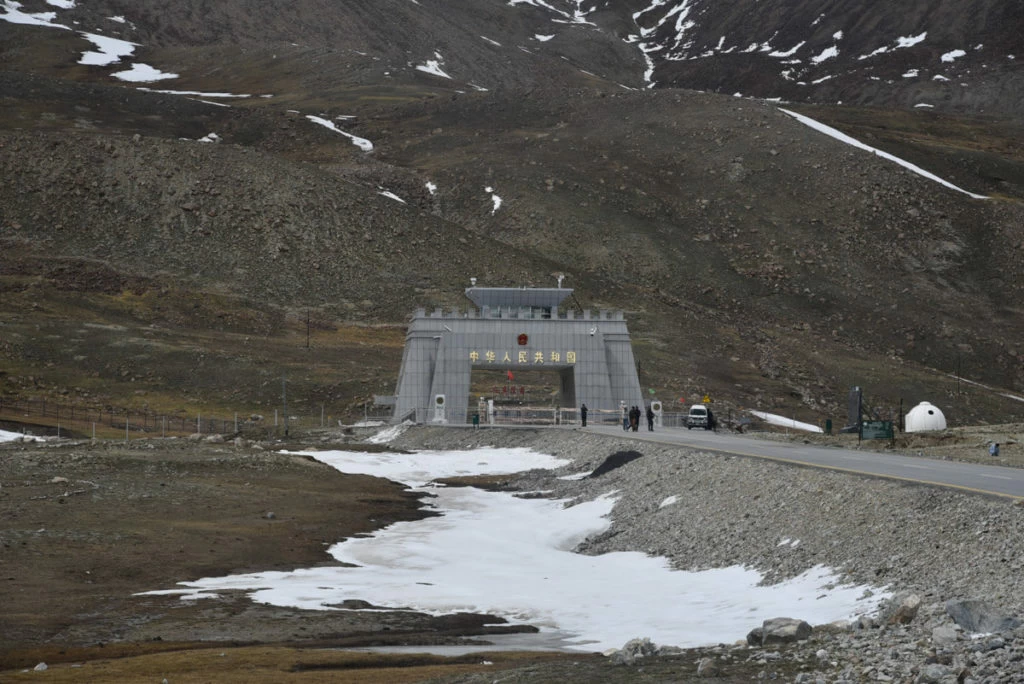 Khunjerab Pass, paso fronterizo